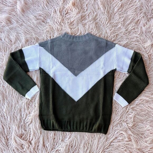 Medium Chevron Sweater - Picture 4 of 4